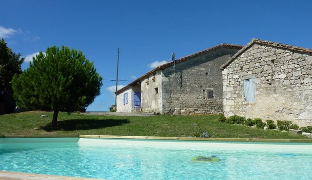 Typical bas quercy fermette in Perville