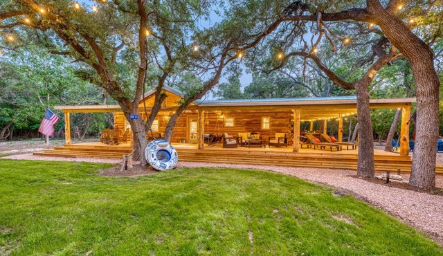 Ultimate Riverfront Retreat! Blanco Family Cabin