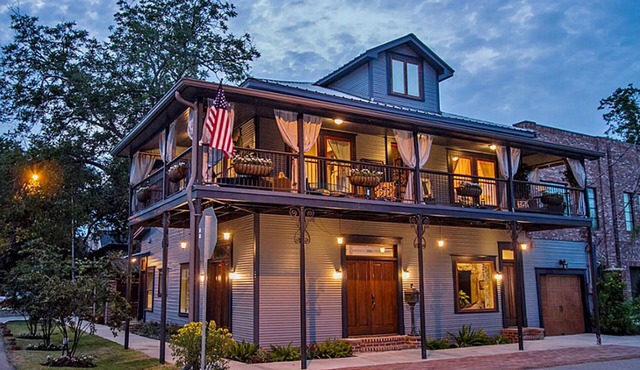 Unique Historic Showpiece Home 6K sq ft. 4 living/ent areas, hot tub on balcony