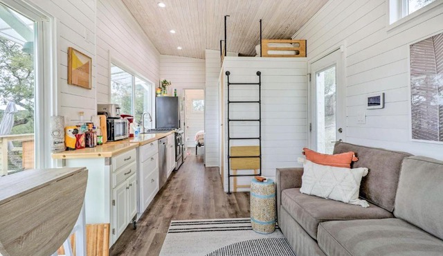 Updated Texas Tiny Home Rental on Lake Travis
