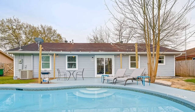 Upscale Central Houston/Pool, King Bed, Pet Friendly