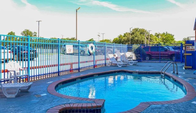 Value Stay! | Two Beds | Near Cultural Irving Arts Center | Seasonal Pool