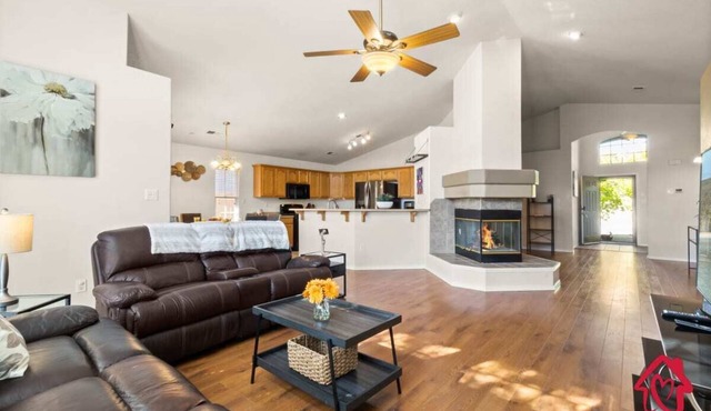 Ventana Views - An Irvie Home