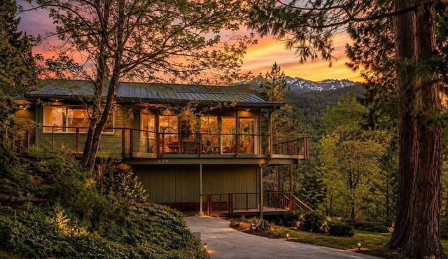 View Cabin - Mountain Retreat w/Hot Tub + Sauna