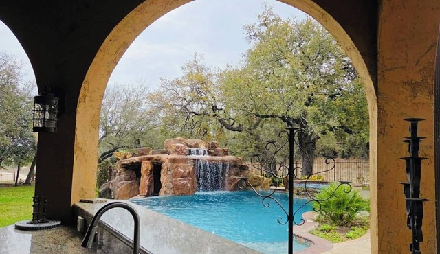 Villa at Cibolo Chase-private resort with pool and hot tub