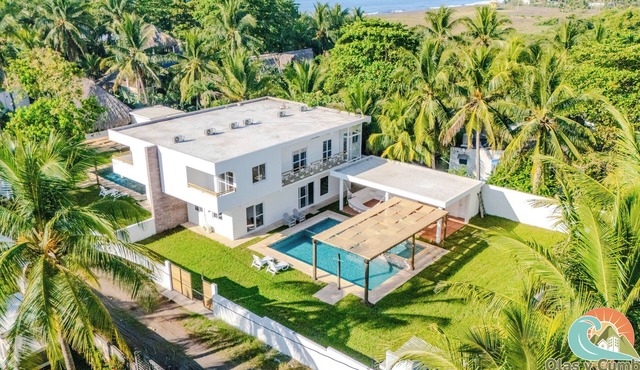 Villa Moka 3, Monterrico Beach House