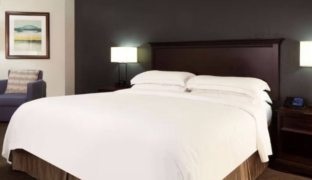 Wake up to shimmering Clear Lake views and enjoy Houston’s waterfront lifestyle