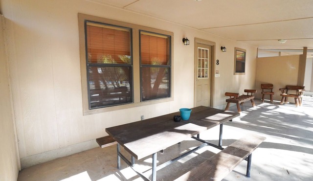 Walking distance to the Frio River, access to shared pool