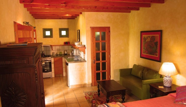Walled Garden Apt ♥ of San Marcos @ 7 Volcanes
