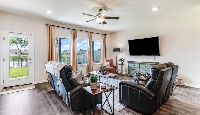 Waterfront,4bedroom,2bath,King Bed,separate shower