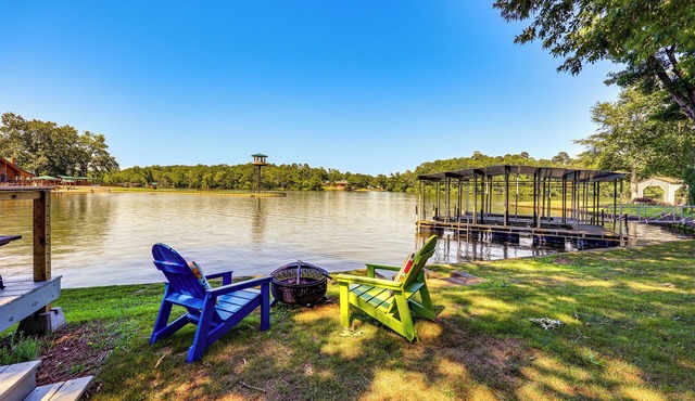 Waterfront Lake Hamilton Vacation Rental w/Dock!