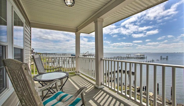 Waterfront New Orleans Home w/Private Dock & Pier