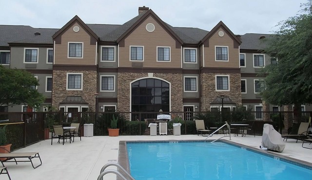 Your Ideal San Antonio Getaway | 2 Spacious Units | Kitchen | Free Breakfast