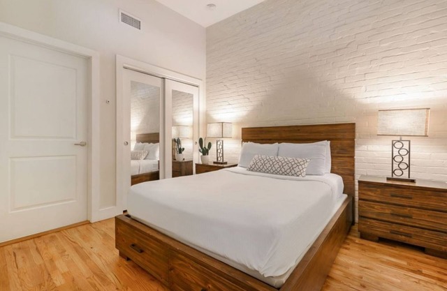 1BR Condo - Spacious - Near French Qt & Bourbon