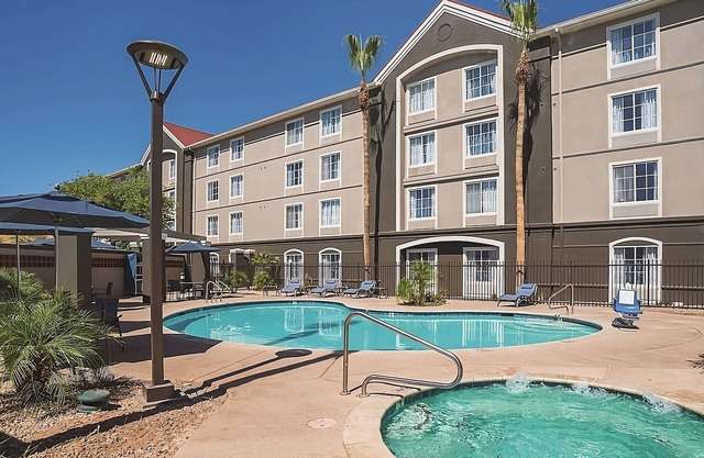 4 Pet-Friendly Units! Free Breakfast, Onsite Pool, Free Parking