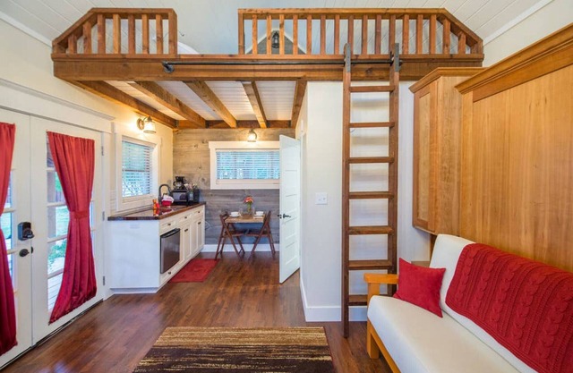 Country Tiny House - 10min to Silos at Magnolia (#3)