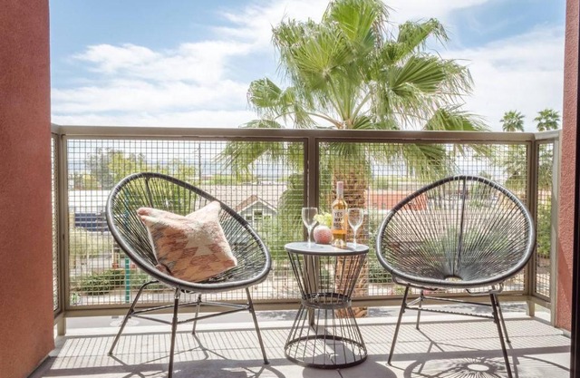 Newly Listed! Modern 1BR/1BA Phoenix Apt by Domio