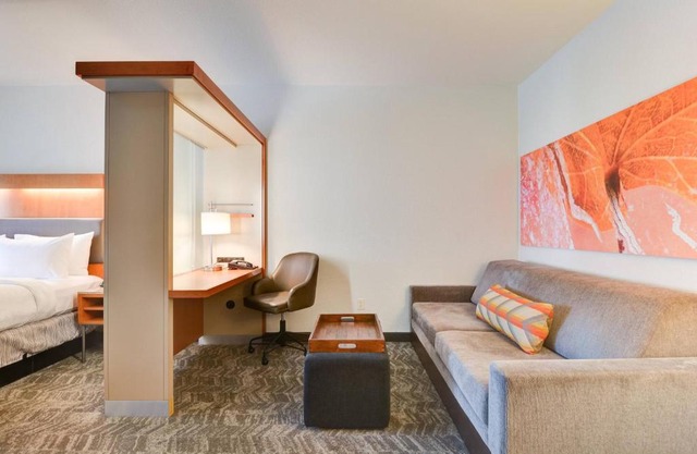 Springhill Suites Downs 