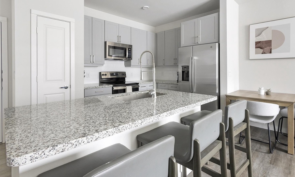 Spring Branch East Apartment | Modern Apartment in Prime Location (ID1403X425)