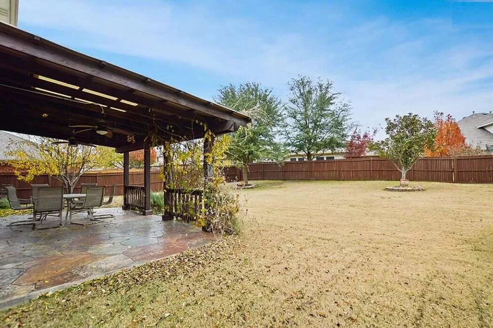 Wylie House | Beautiful 5 Bedroom / 3 Bathroom Home in a gorgeous resort type community