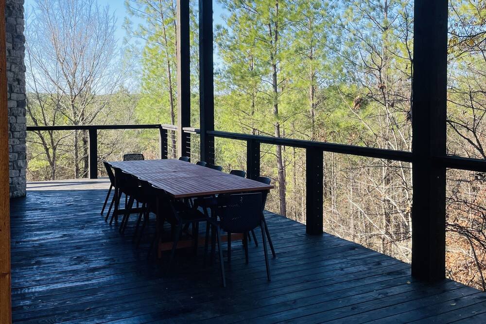 Bouvet Island House | NEW! Relax at your perfect hideaway in Broken Bow!
