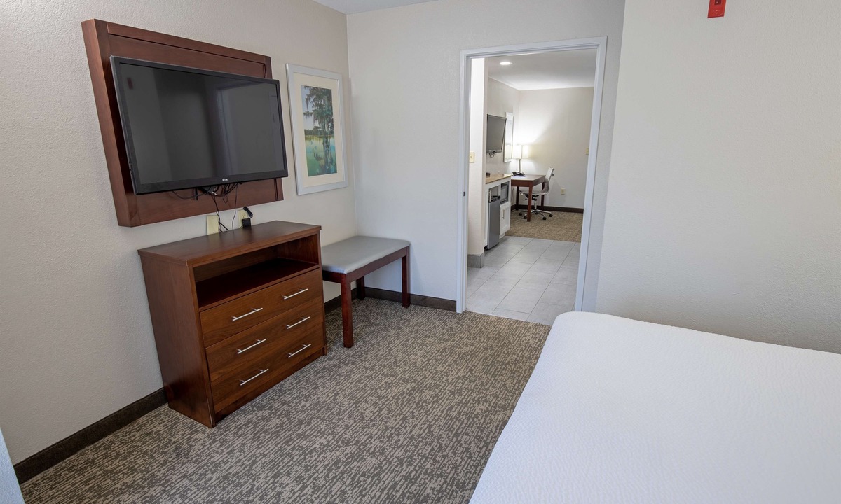 Lafayette Hotel | Best Western Plus Vermilion River Inn & Suites