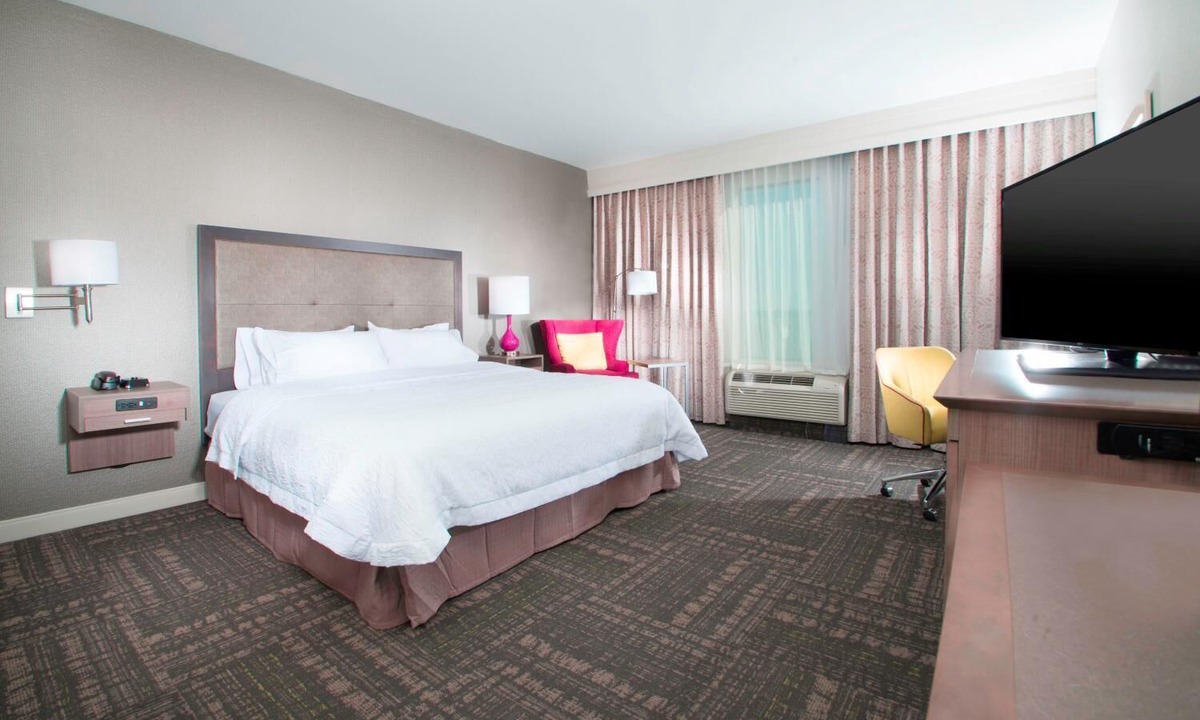 La Porte Hotel | Hampton Inn & Suites La Porte