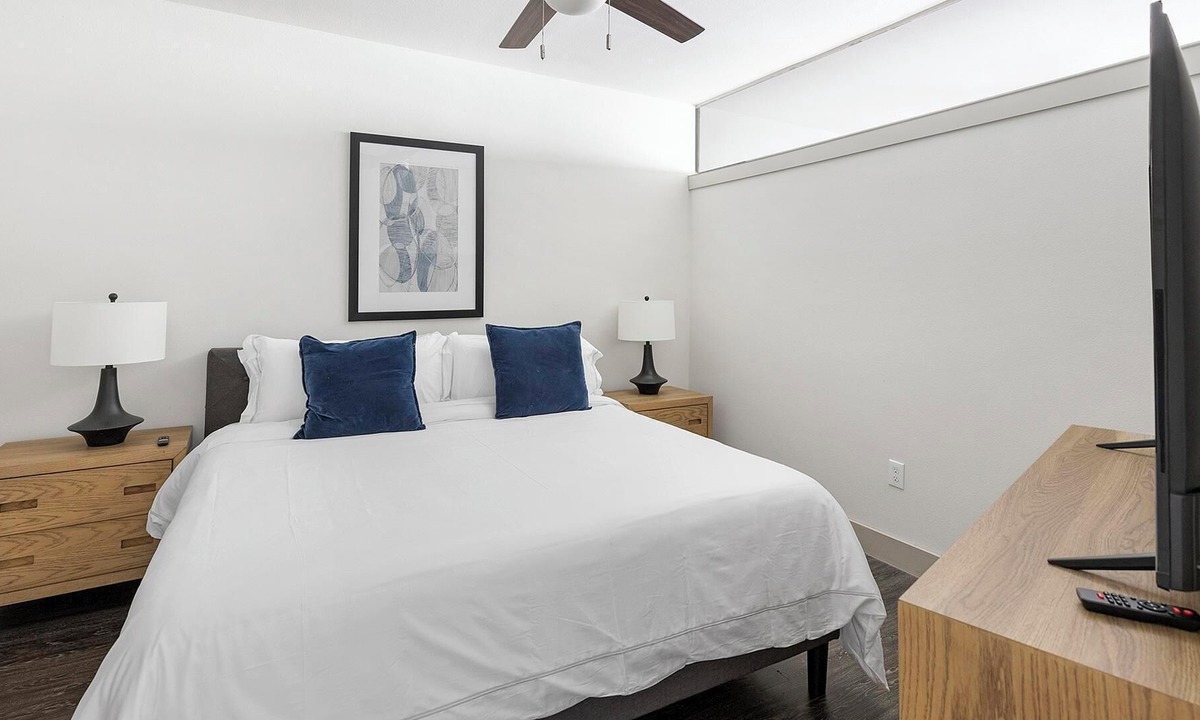 Vickery Meadow Apartment | Landing | Chic 1BD, Pool, Gym