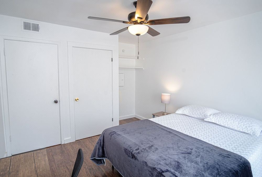 Photo of Bedroom in Midtown