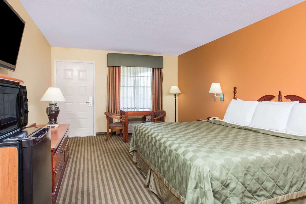 Photo of Bedroom in Orange