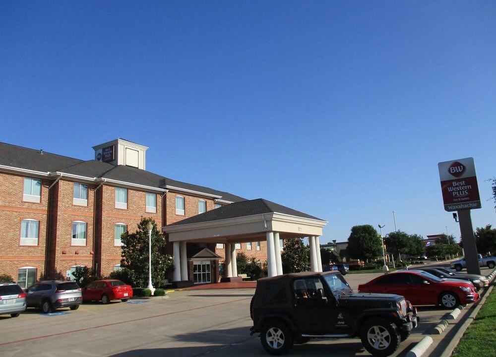 Photo of Buildings in Waxahachie