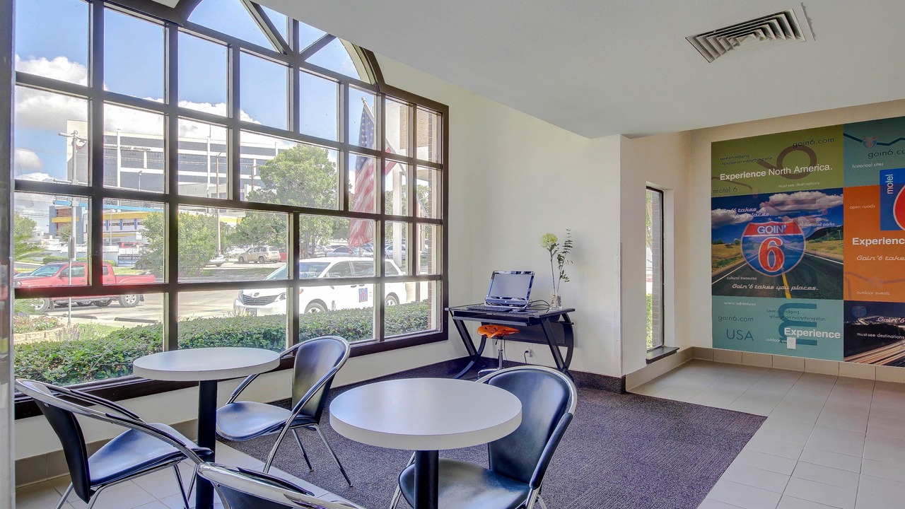 Photo of Livingroom in Medical Center District