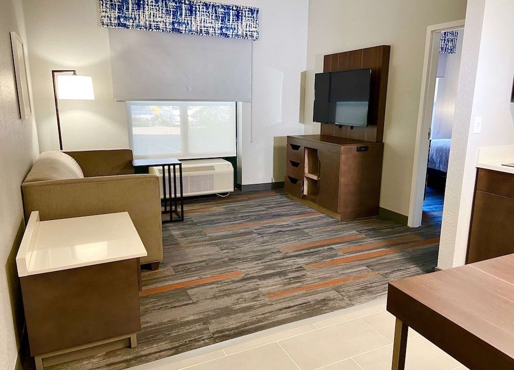 Photo of Livingroom in Palm Valley