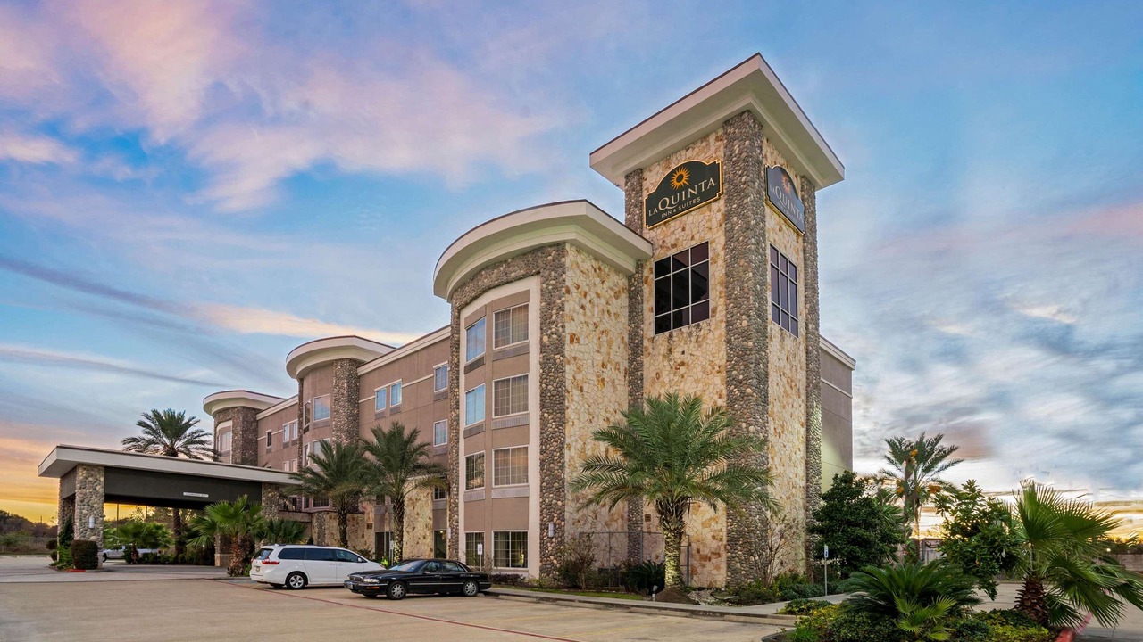 Photo of Buildings in Willowbrook