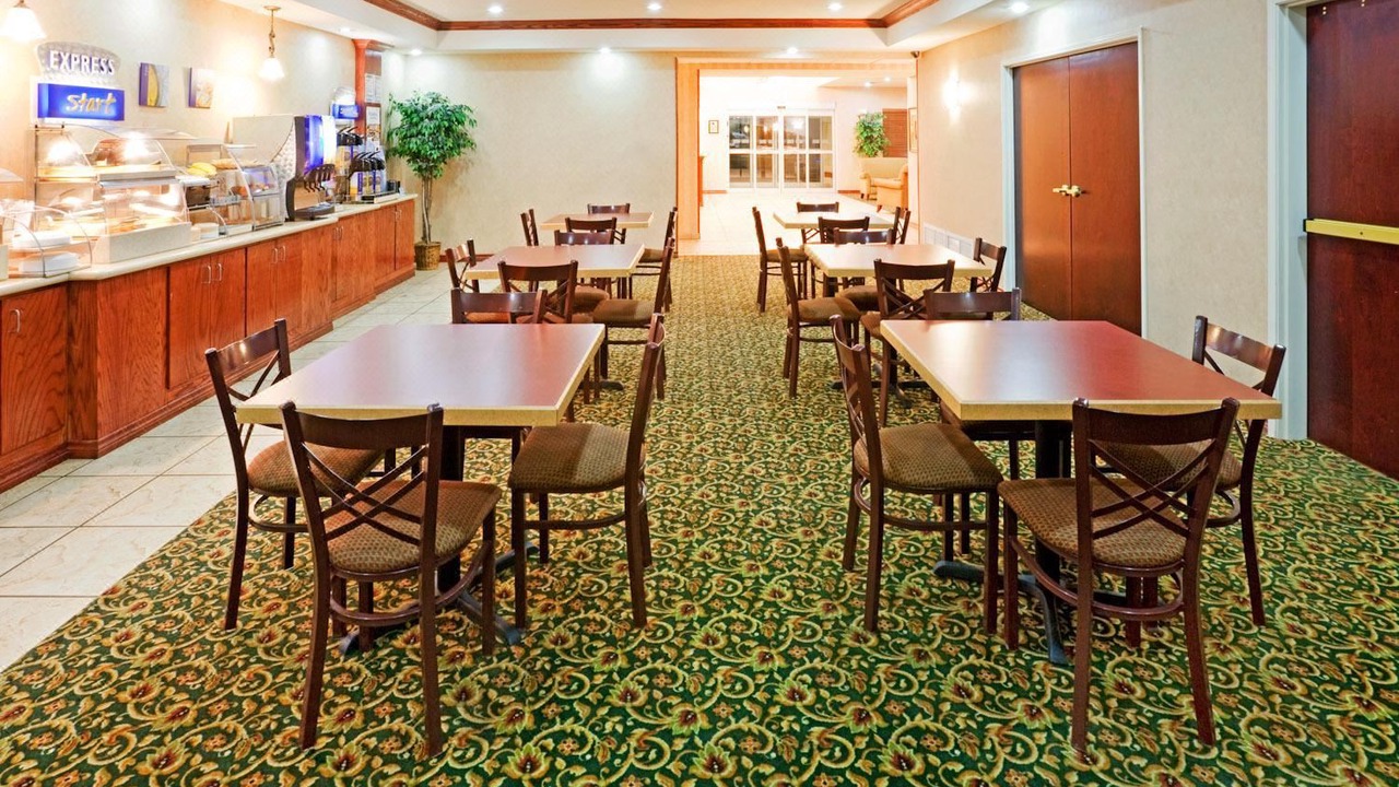 Photo of Livingroom in Commerce