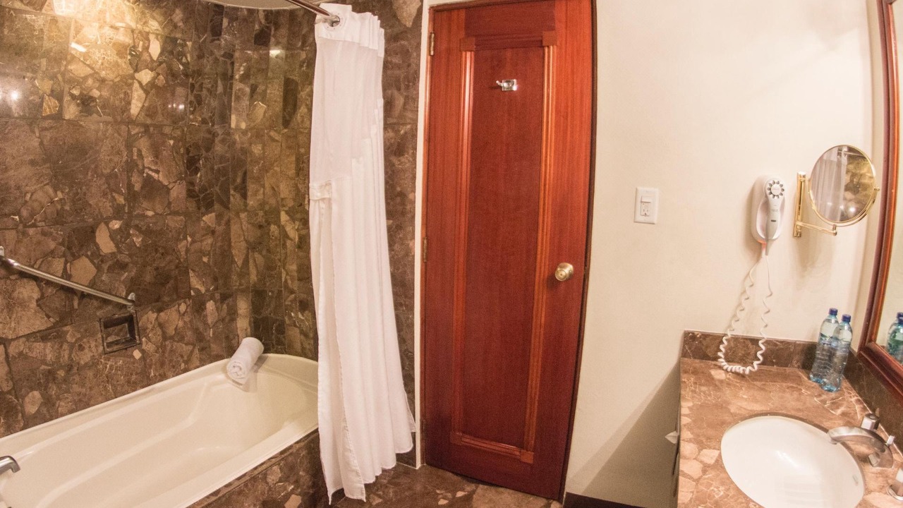 Photo of Bathroom in Zona 10