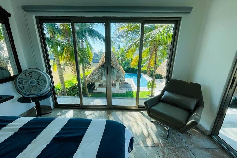 Photo of Bedroom in Iztapa