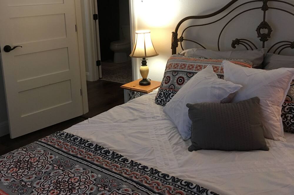 Photo of Bedroom in Dripping Springs
