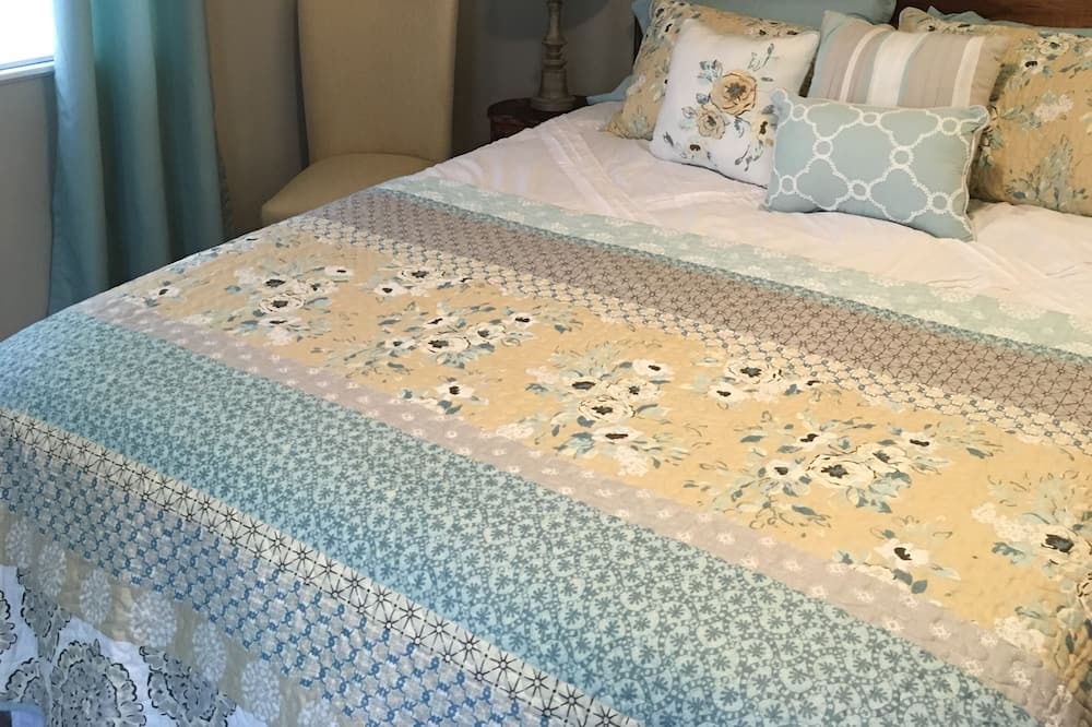 Photo of Bedroom in Dripping Springs