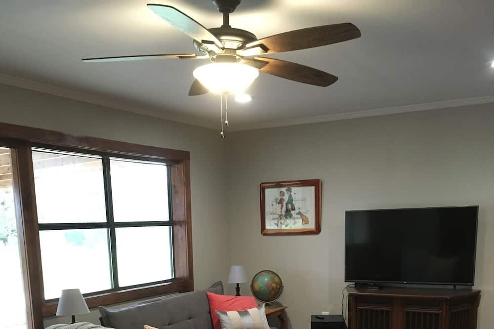 Photo of Livingroom in Dripping Springs