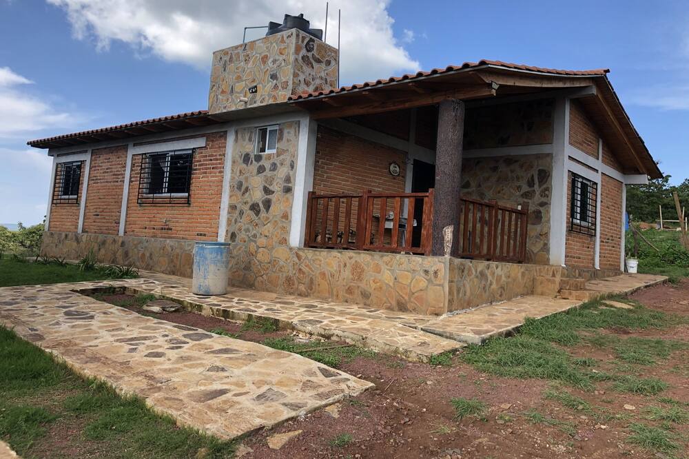 Photo of Outdoor in Marcos Castellanos