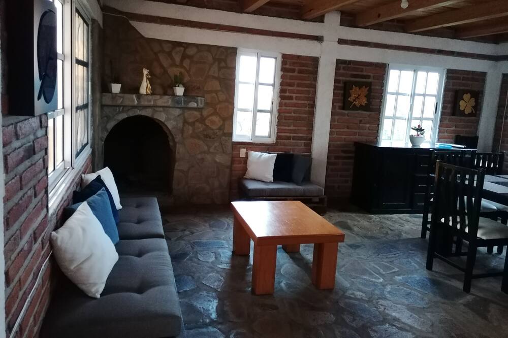 Photo of Livingroom in Marcos Castellanos