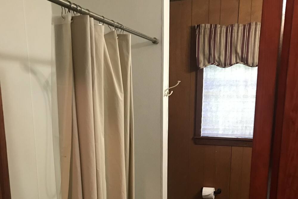 Photo of Bathroom in Hemphill