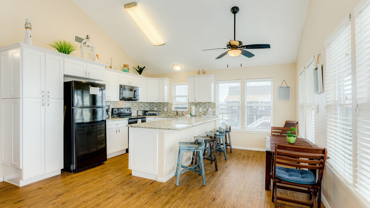 Photo of Kitchen in Terramar Beach