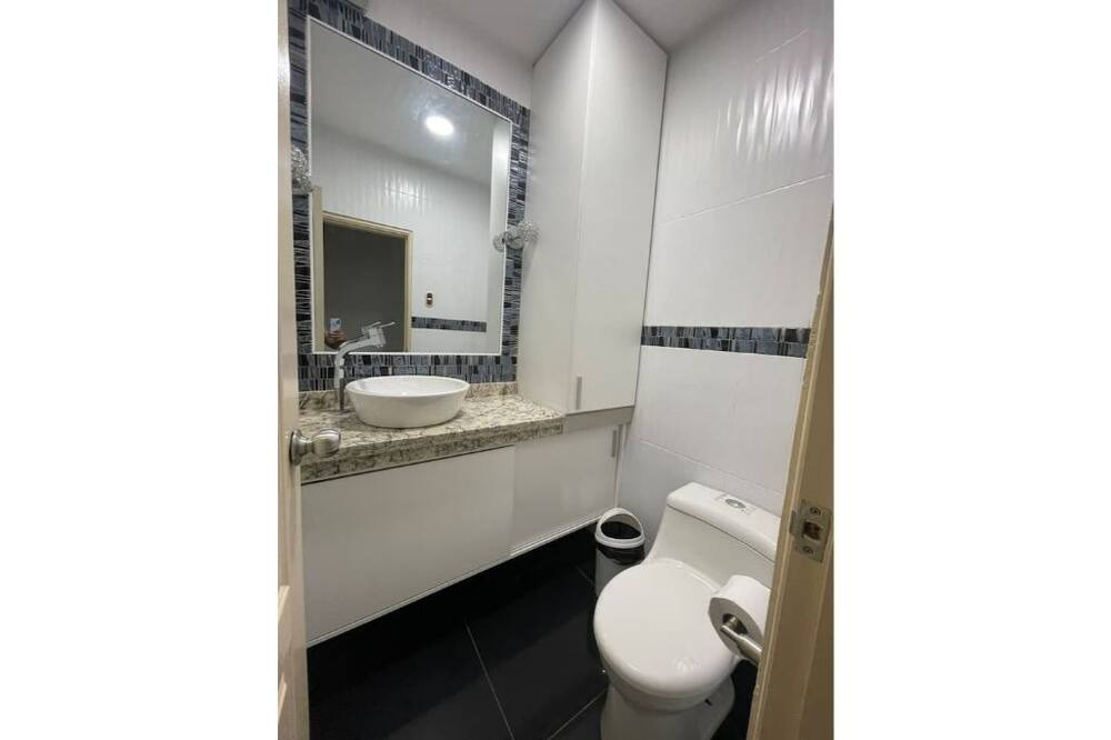 Photo of Bathroom in Zona 17