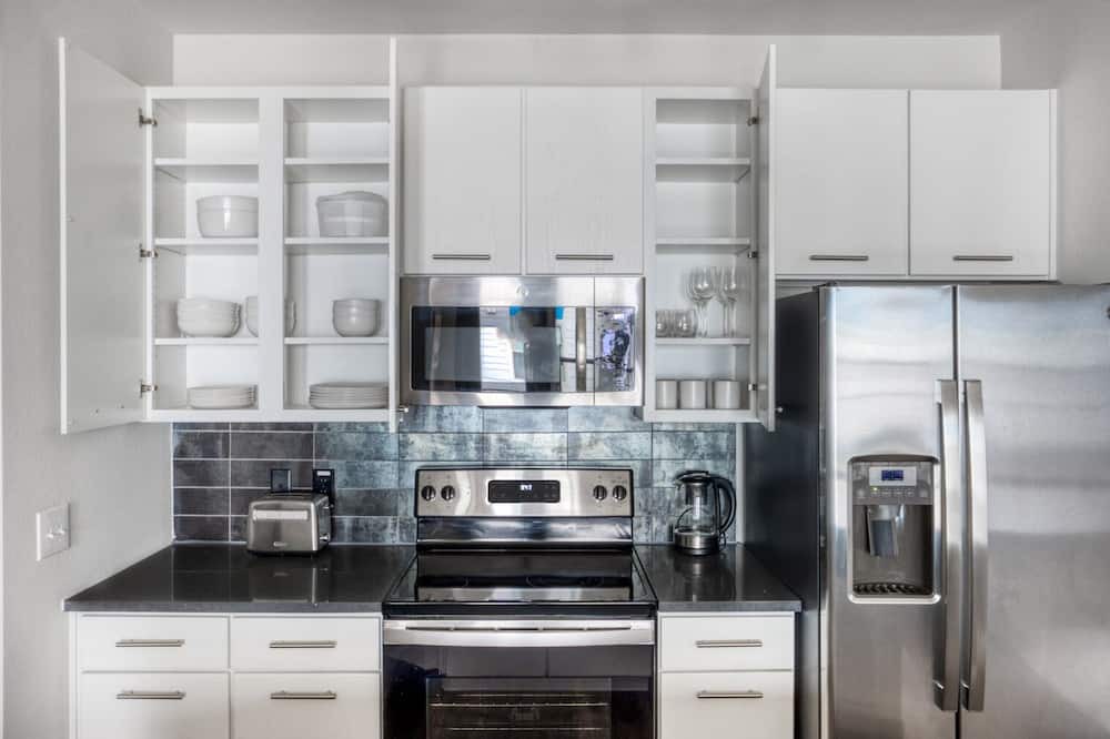 Photo of Kitchen in Chestnut