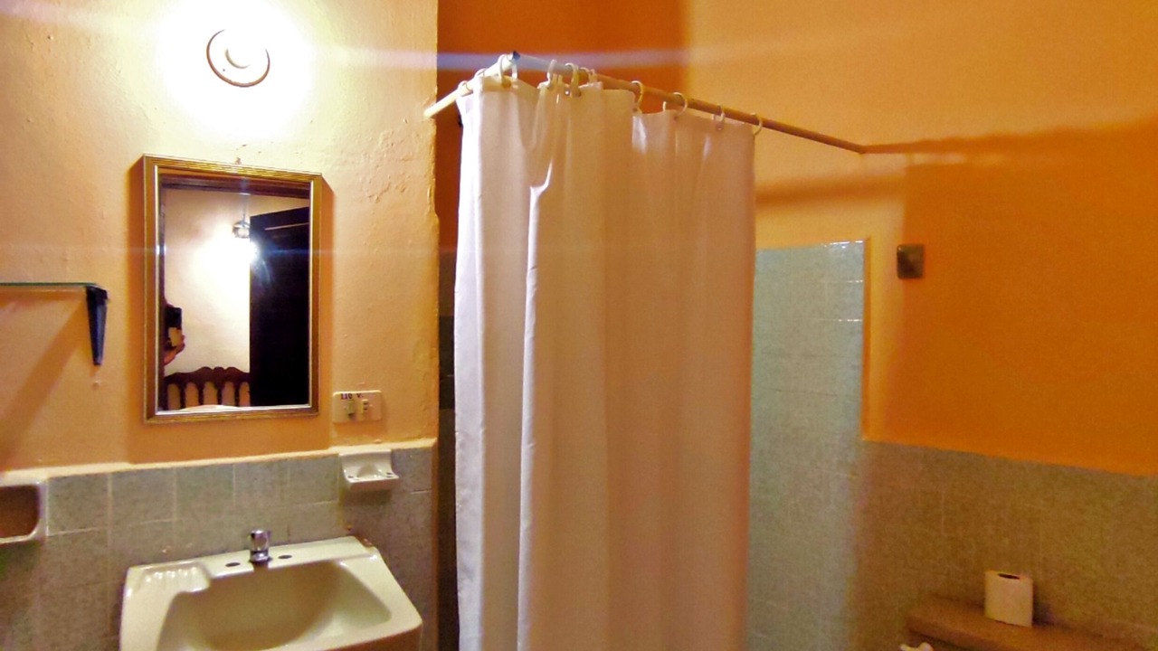 Photo of Bathroom in Flores