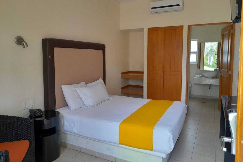 Photo of Bedroom in Central Cuernavaca