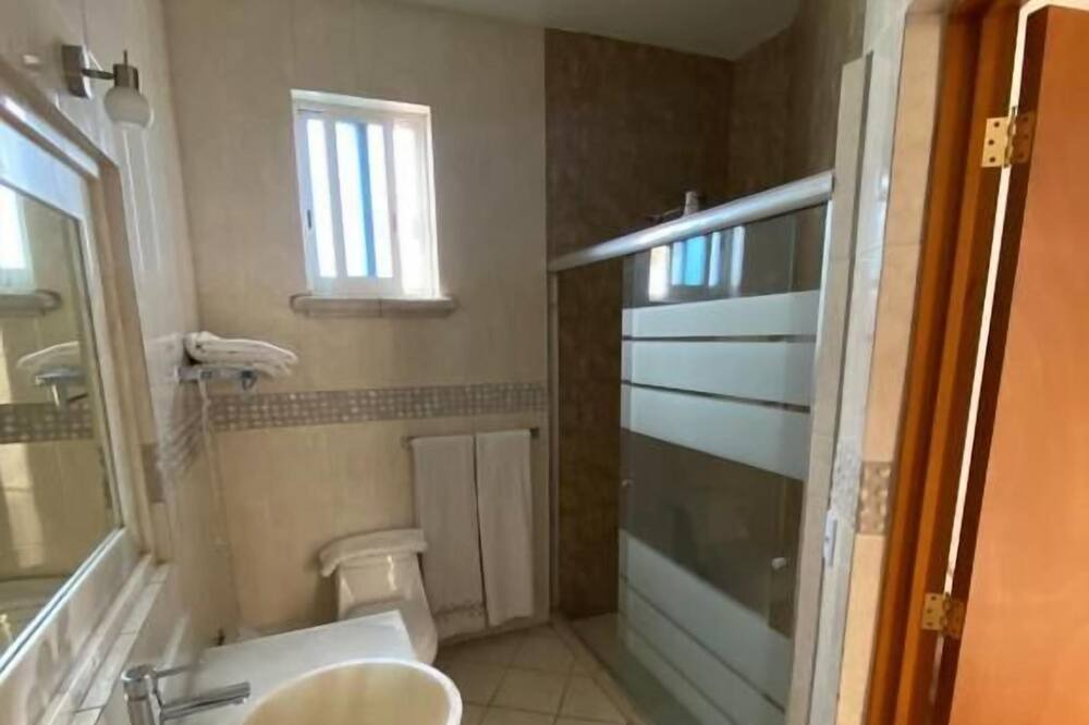 Photo of Bathroom in Central Cuernavaca