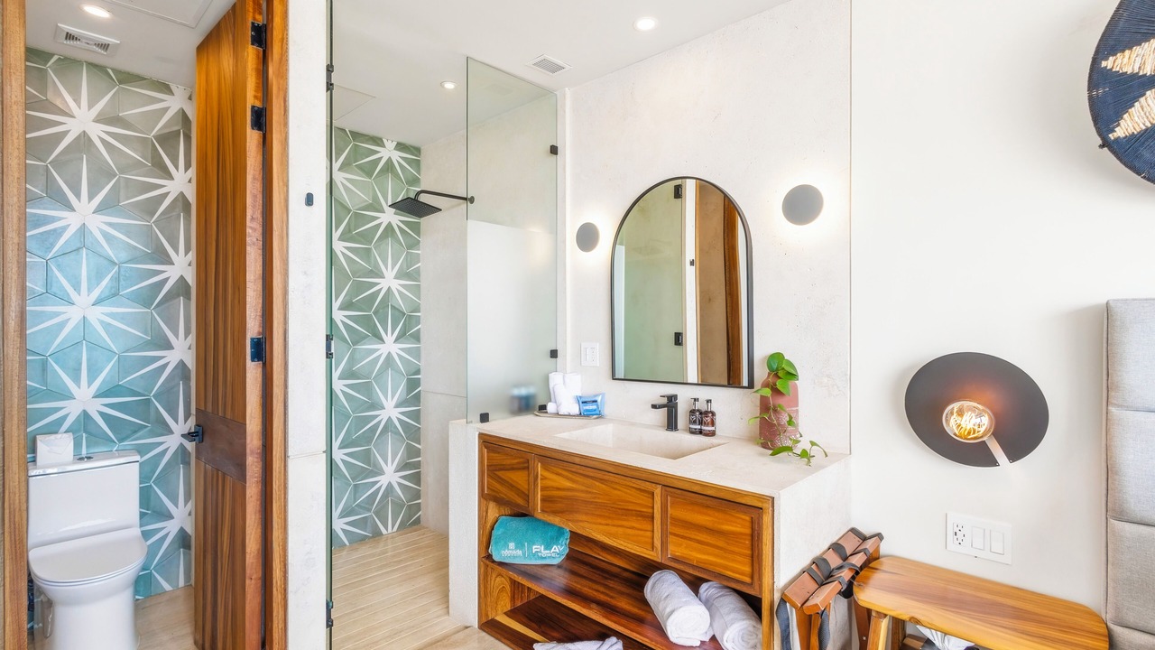 Photo of Bathroom in Romantic Zone